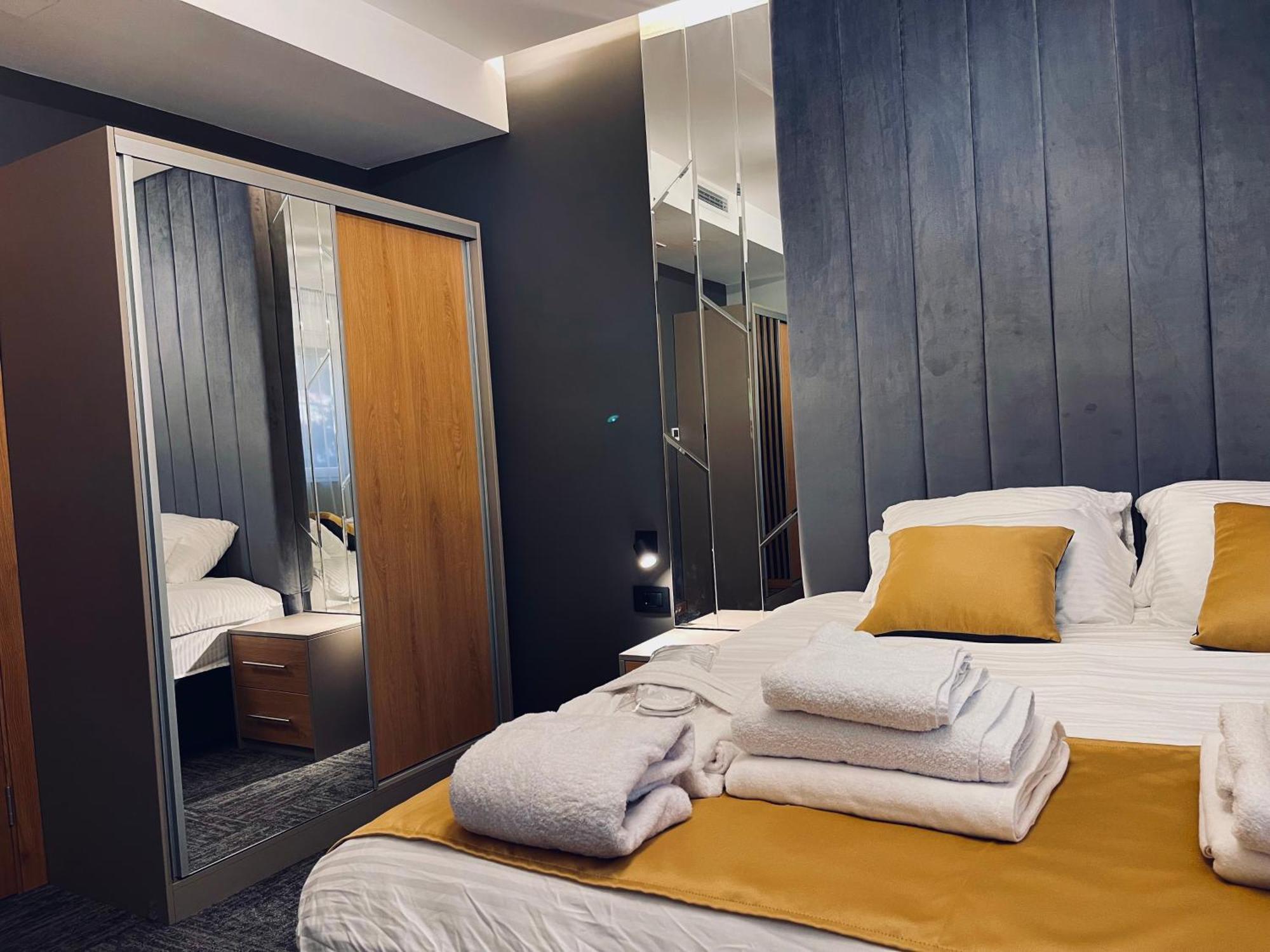 Mozaik Apartments & Spa - Modern 4-Star Apartments With Exclusive Private Spa Wellness In The City Center - Sauna, Jacuzzi, Turkish Bath - Free Parking, Wi-Fi - Rooms & Apartments Cuprija Luaran gambar