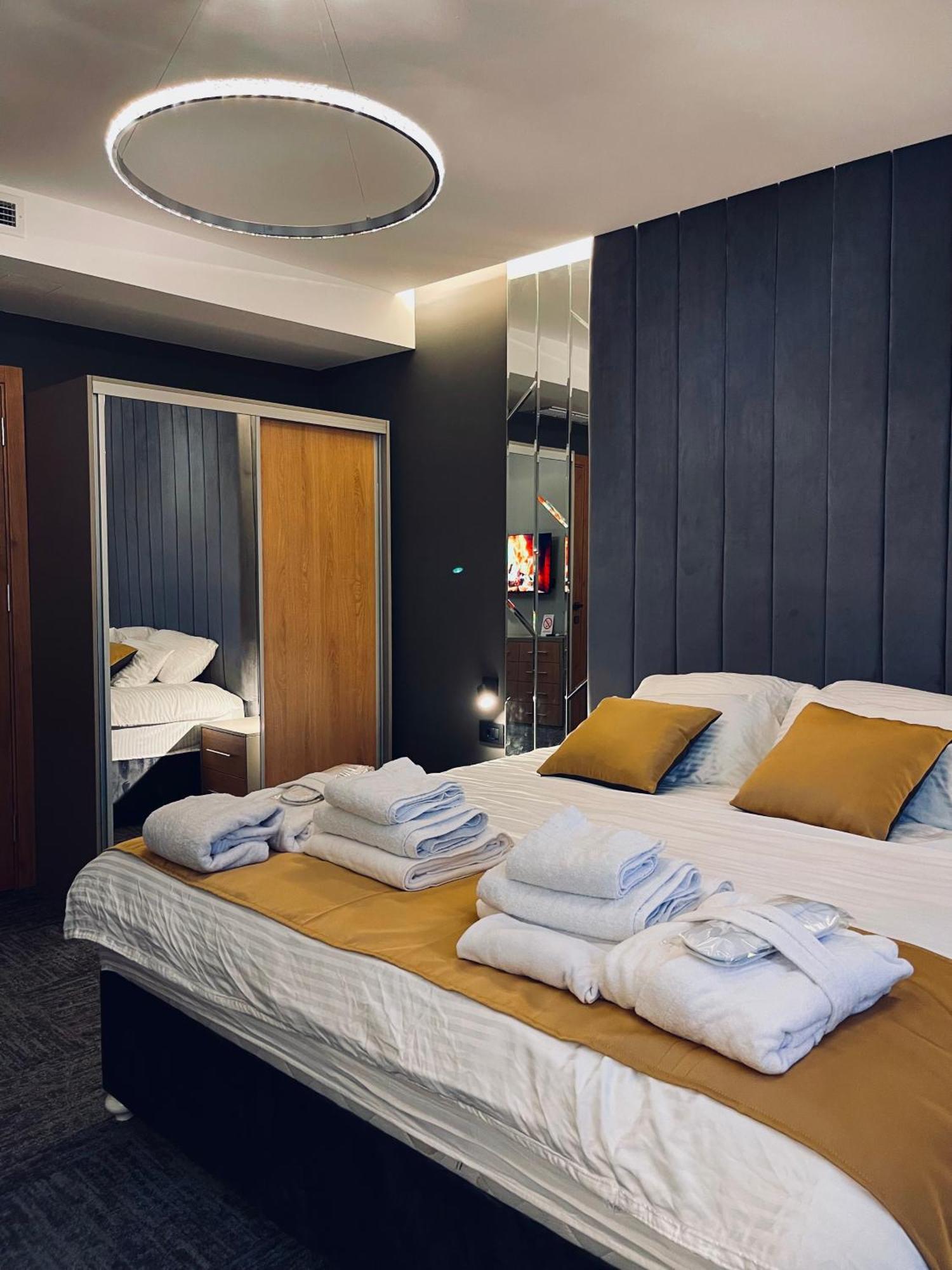 Mozaik Apartments & Spa - Modern 4-Star Apartments With Exclusive Private Spa Wellness In The City Center - Sauna, Jacuzzi, Turkish Bath - Free Parking, Wi-Fi - Rooms & Apartments Cuprija Luaran gambar