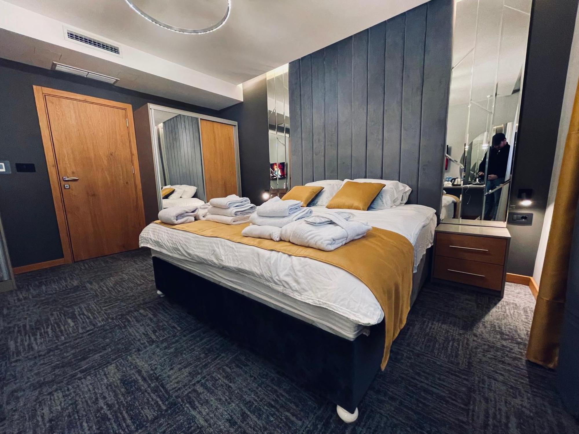 Mozaik Apartments & Spa - Modern 4-Star Apartments With Exclusive Private Spa Wellness In The City Center - Sauna, Jacuzzi, Turkish Bath - Free Parking, Wi-Fi - Rooms & Apartments Cuprija Luaran gambar