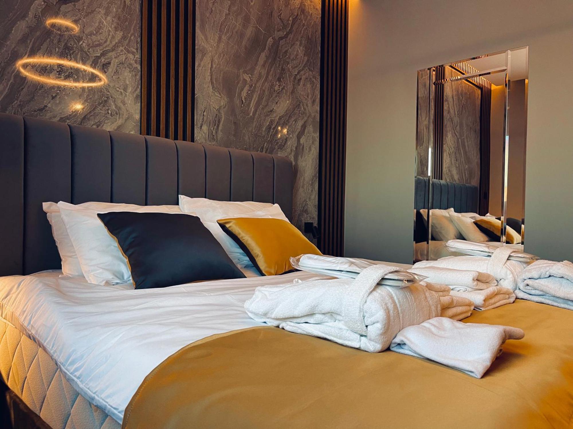 Mozaik Apartments & Spa - Modern 4-Star Apartments With Exclusive Private Spa Wellness In The City Center - Sauna, Jacuzzi, Turkish Bath - Free Parking, Wi-Fi - Rooms & Apartments Cuprija Luaran gambar