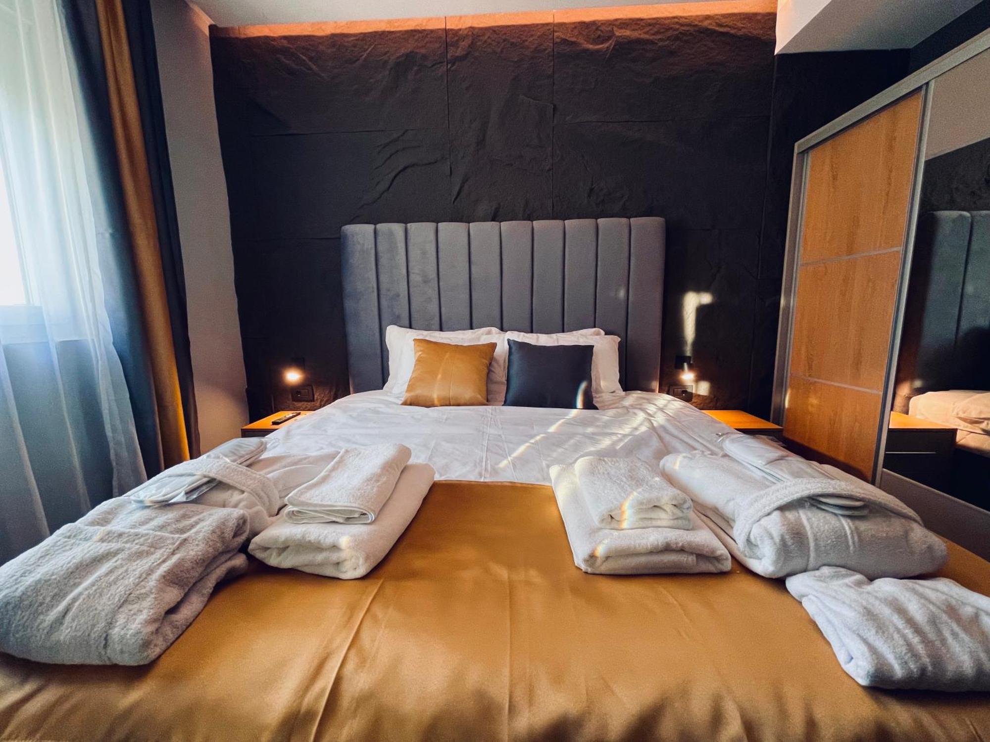 Mozaik Apartments & Spa - Modern 4-Star Apartments With Exclusive Private Spa Wellness In The City Center - Sauna, Jacuzzi, Turkish Bath - Free Parking, Wi-Fi - Rooms & Apartments Cuprija Luaran gambar