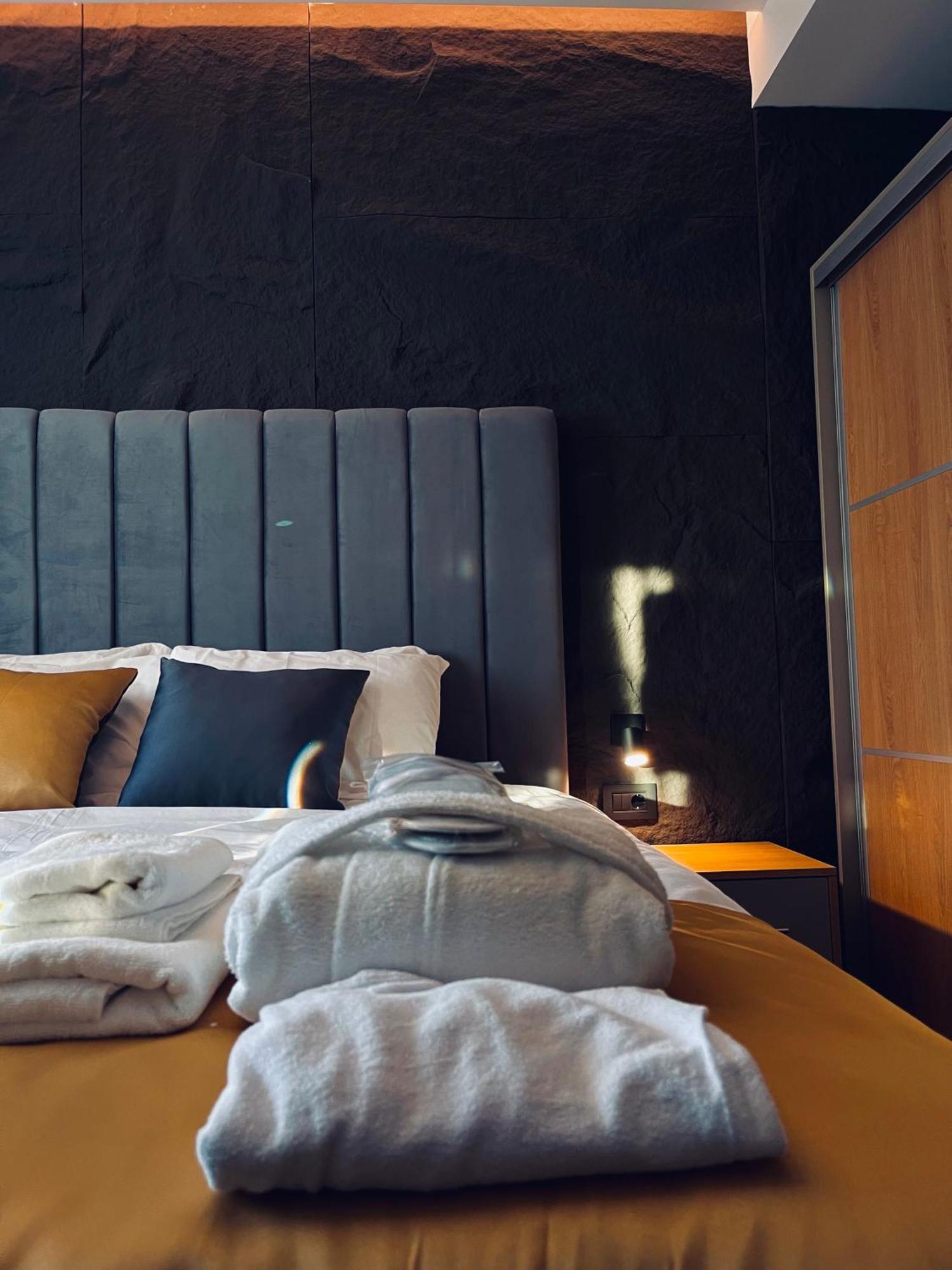 Mozaik Apartments & Spa - Modern 4-Star Apartments With Exclusive Private Spa Wellness In The City Center - Sauna, Jacuzzi, Turkish Bath - Free Parking, Wi-Fi - Rooms & Apartments Cuprija Luaran gambar