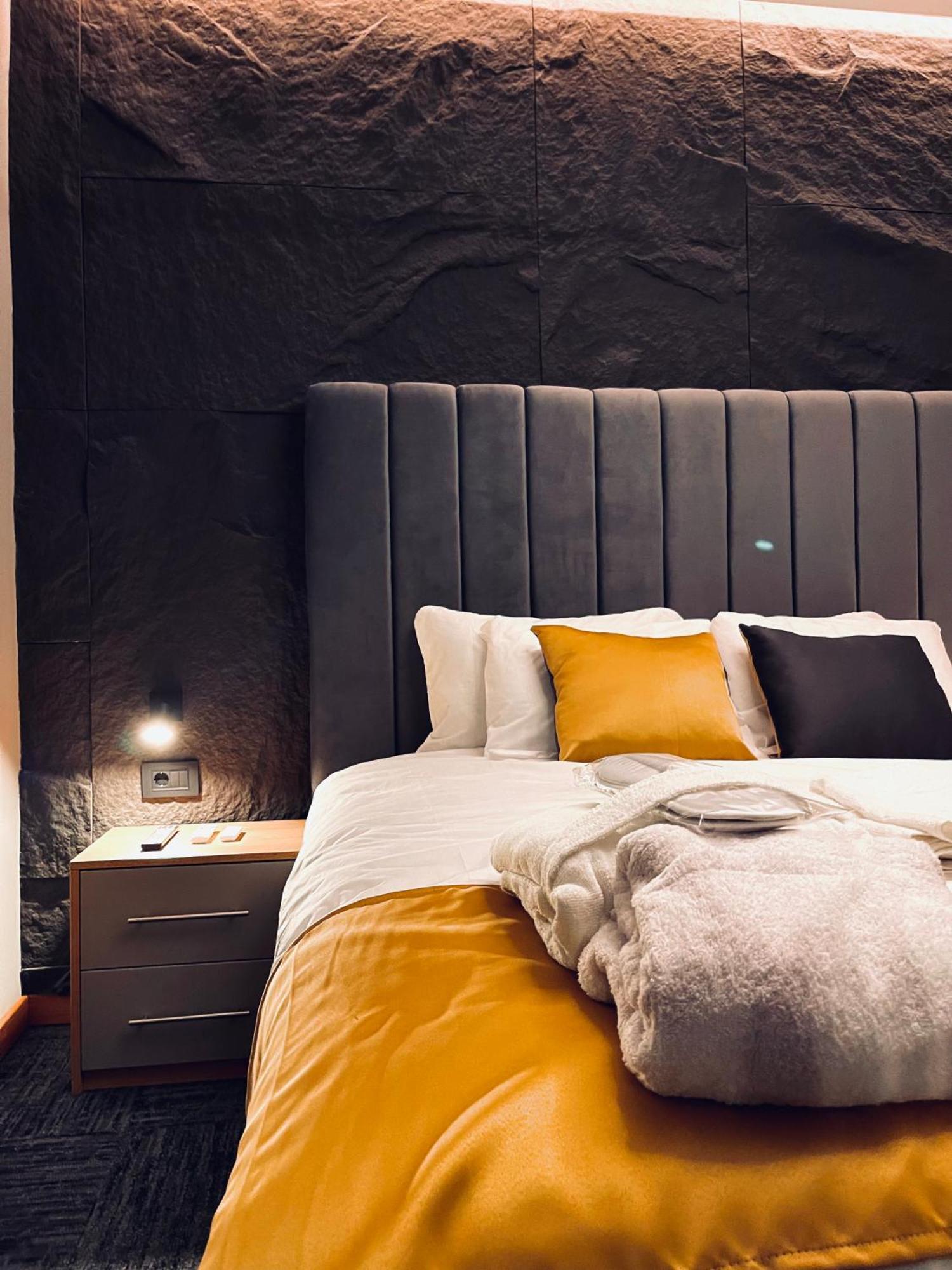 Mozaik Apartments & Spa - Modern 4-Star Apartments With Exclusive Private Spa Wellness In The City Center - Sauna, Jacuzzi, Turkish Bath - Free Parking, Wi-Fi - Rooms & Apartments Cuprija Luaran gambar