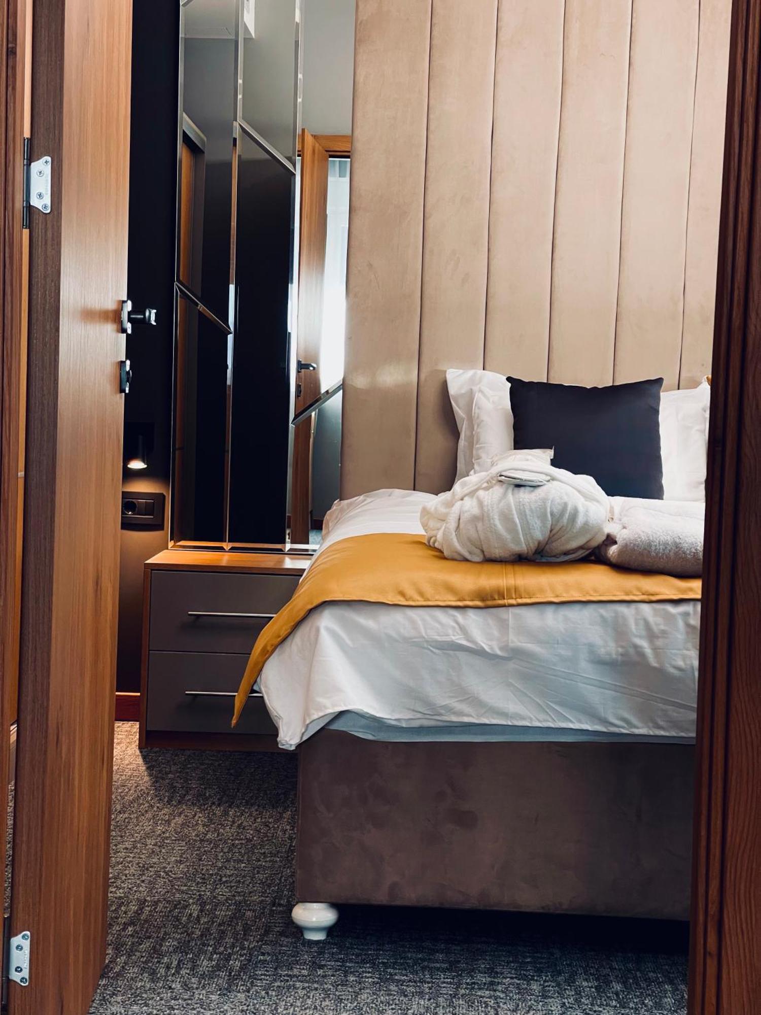 Mozaik Apartments & Spa - Modern 4-Star Apartments With Exclusive Private Spa Wellness In The City Center - Sauna, Jacuzzi, Turkish Bath - Free Parking, Wi-Fi - Rooms & Apartments Cuprija Luaran gambar