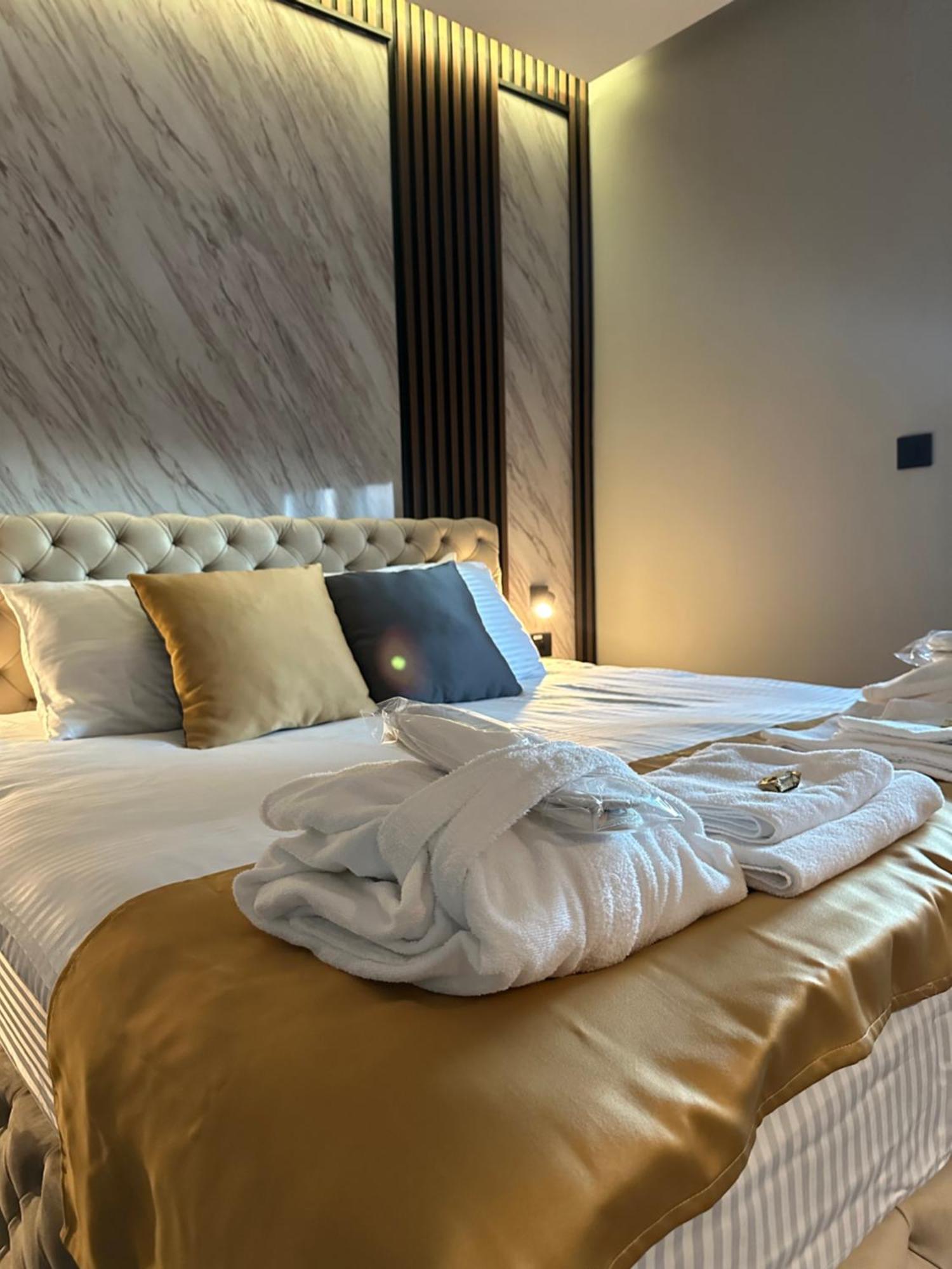 Mozaik Apartments & Spa - Modern 4-Star Apartments With Exclusive Private Spa Wellness In The City Center - Sauna, Jacuzzi, Turkish Bath - Free Parking, Wi-Fi - Rooms & Apartments Cuprija Luaran gambar