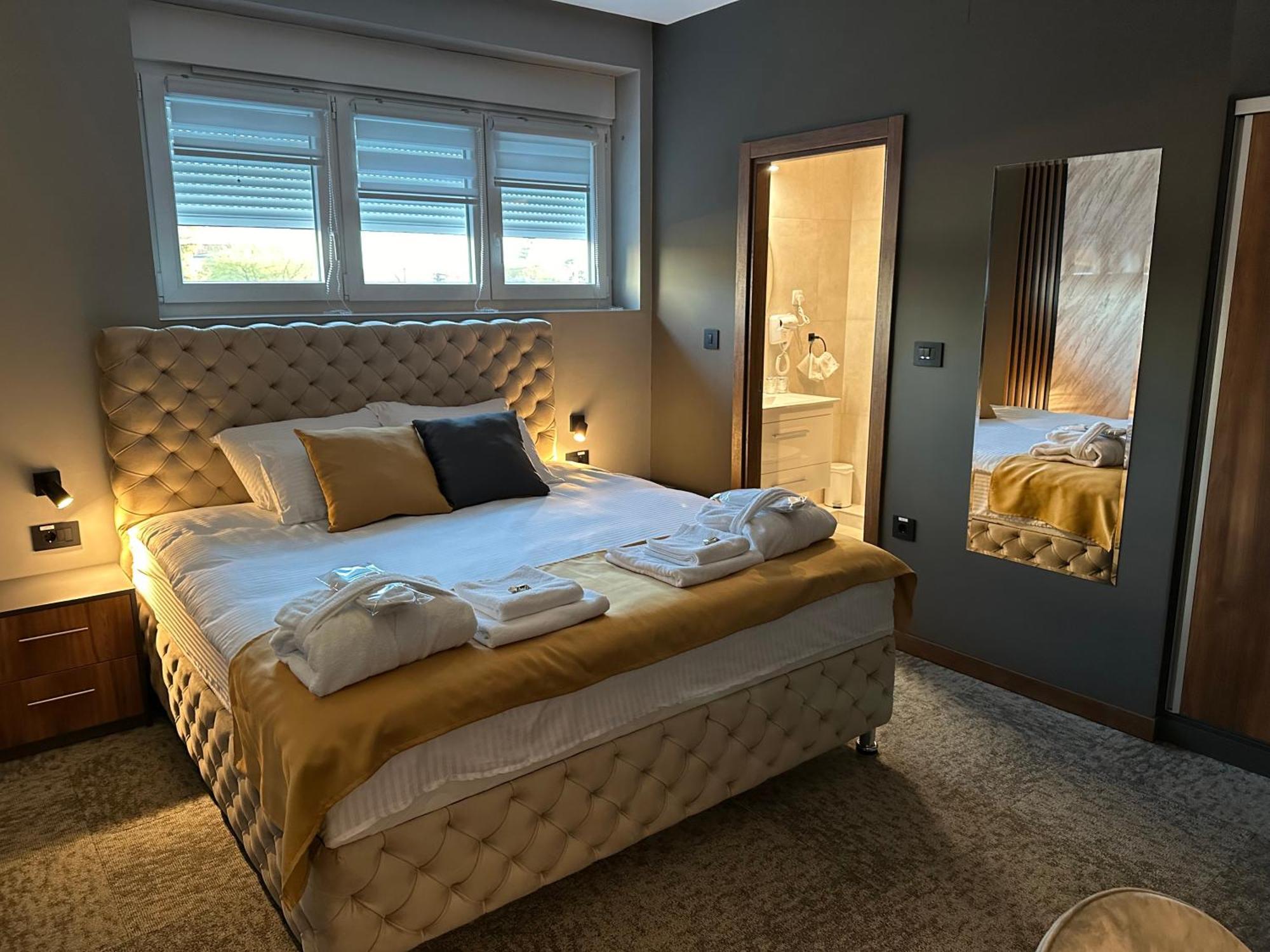 Mozaik Apartments & Spa - Modern 4-Star Apartments With Exclusive Private Spa Wellness In The City Center - Sauna, Jacuzzi, Turkish Bath - Free Parking, Wi-Fi - Rooms & Apartments Cuprija Luaran gambar